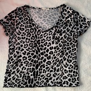 Olivia Rae Leopard print V-neck, T-shirt (juniors) ~ Size:S
